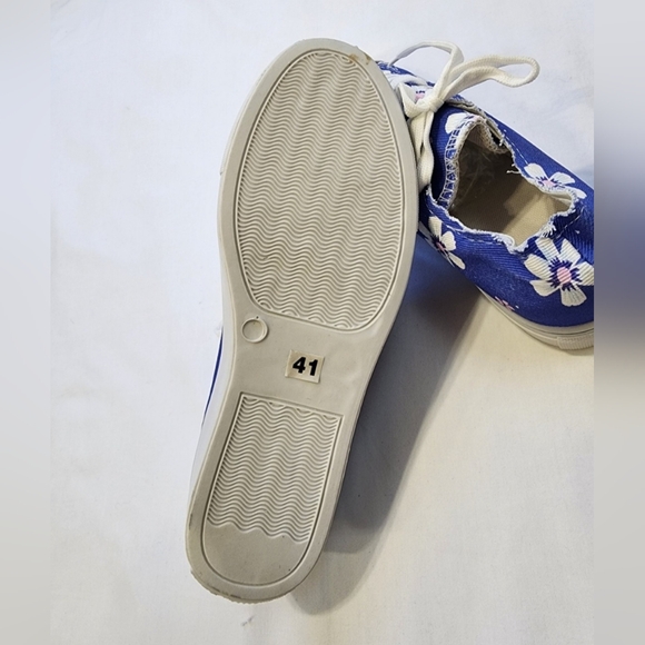 Floral Canvas Sneakers Women’s 10.5 Light Blue Low Top Lace Up Casual Shoes - Picture 8 of 9